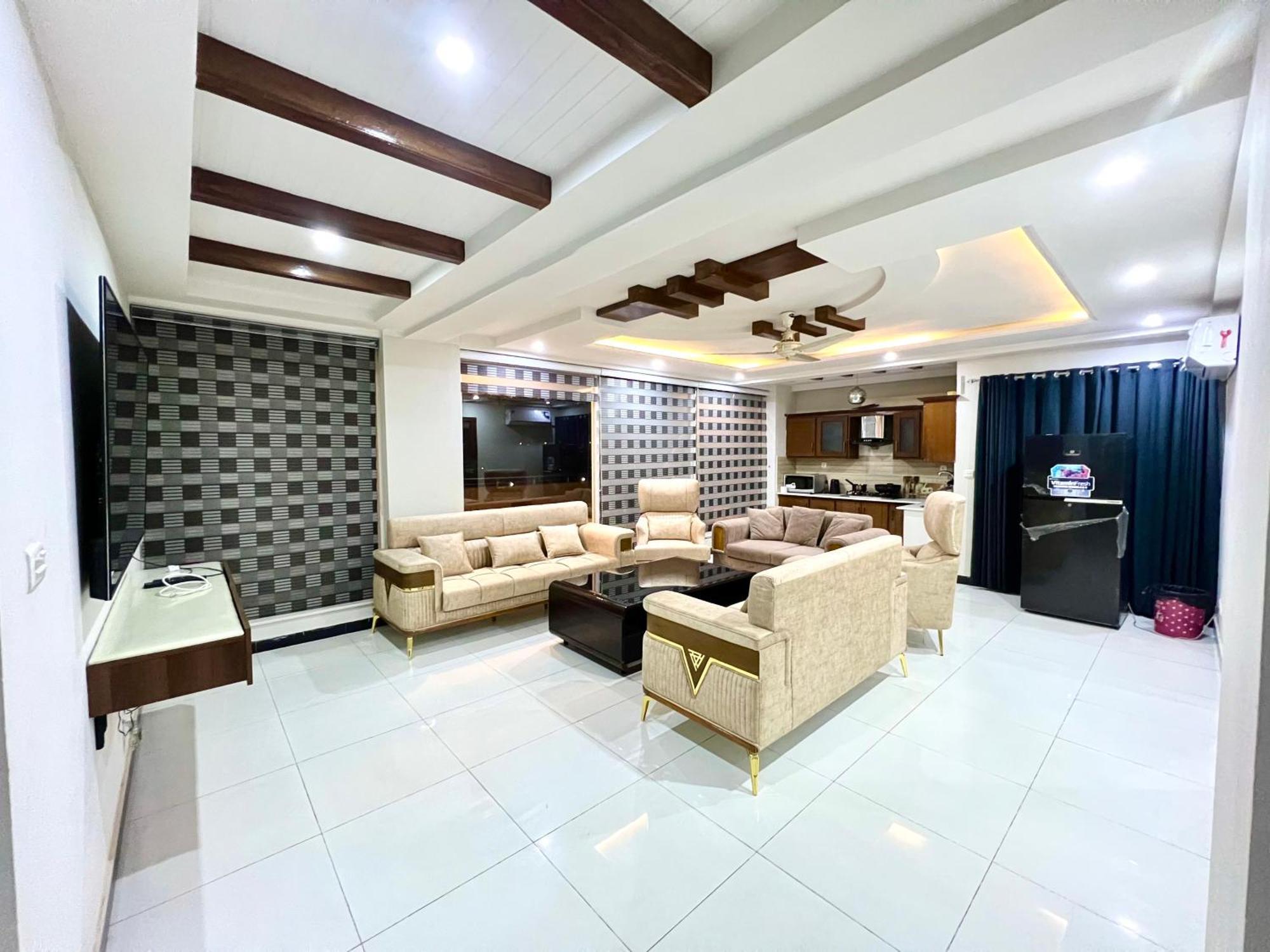 Penthouse 3Bedrooms - Luxury Apartment Hotel Исламабад Екстериор снимка