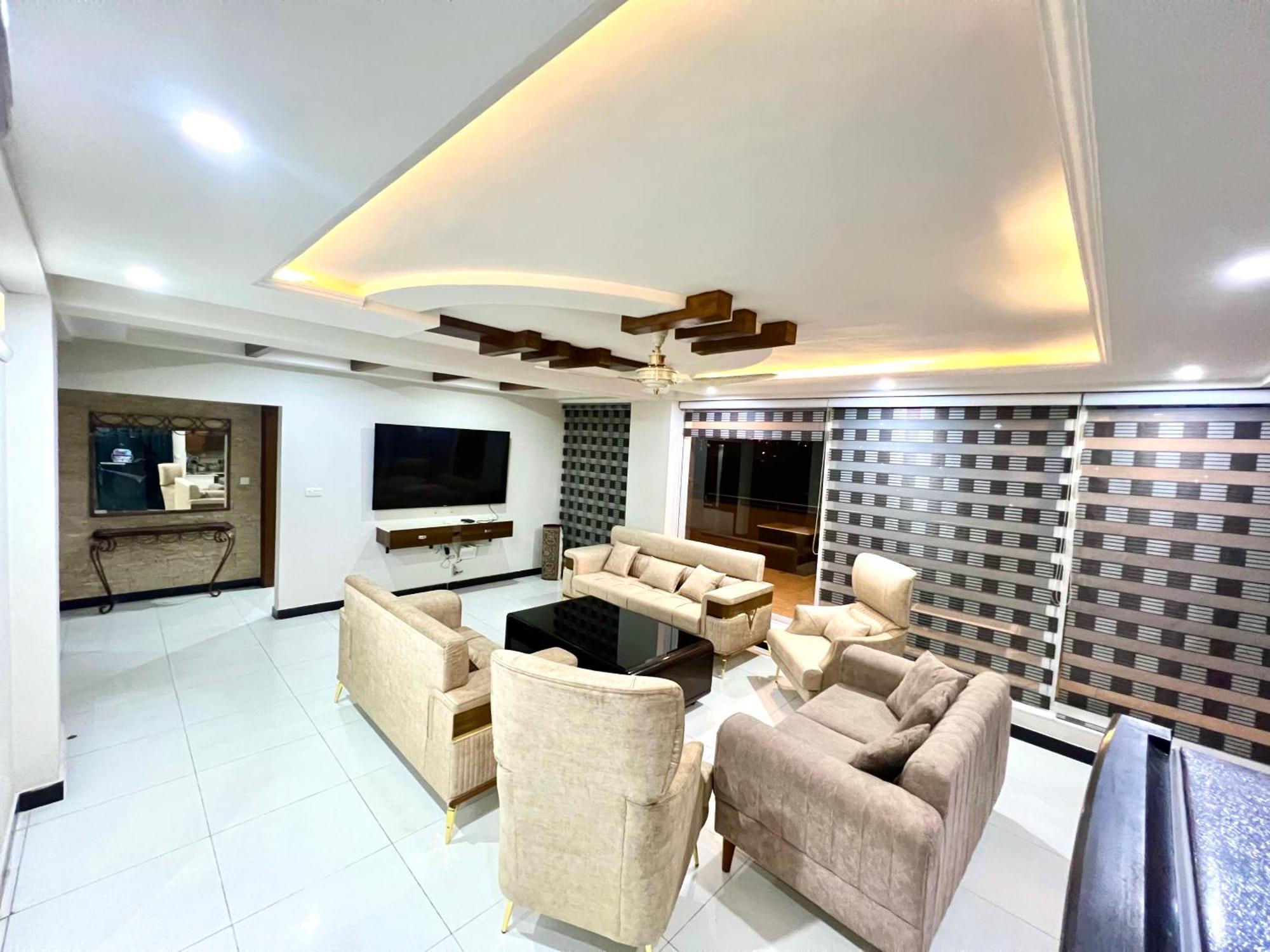 Penthouse 3Bedrooms - Luxury Apartment Hotel Исламабад Екстериор снимка