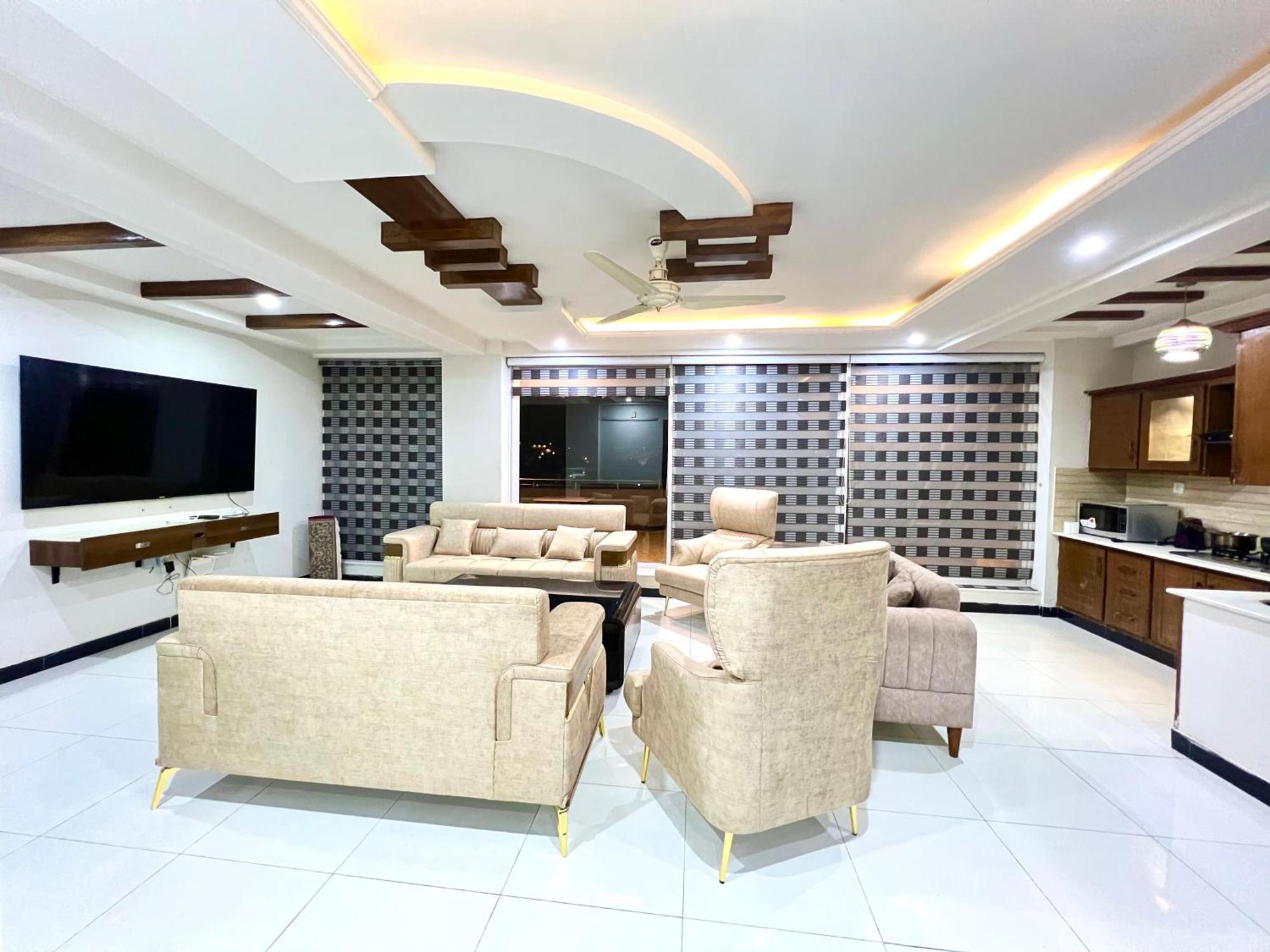 Penthouse 3Bedrooms - Luxury Apartment Hotel Исламабад Екстериор снимка