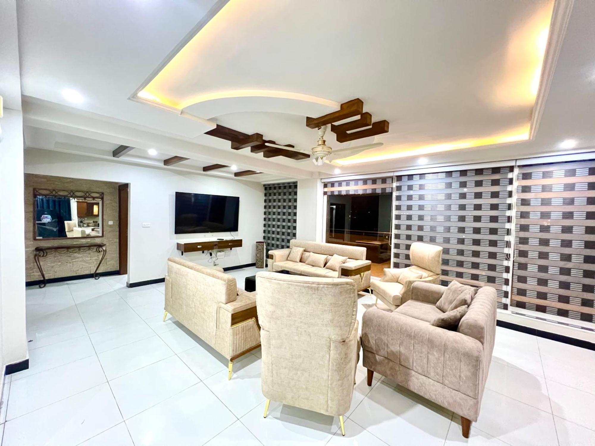 Penthouse 3Bedrooms - Luxury Apartment Hotel Исламабад Екстериор снимка