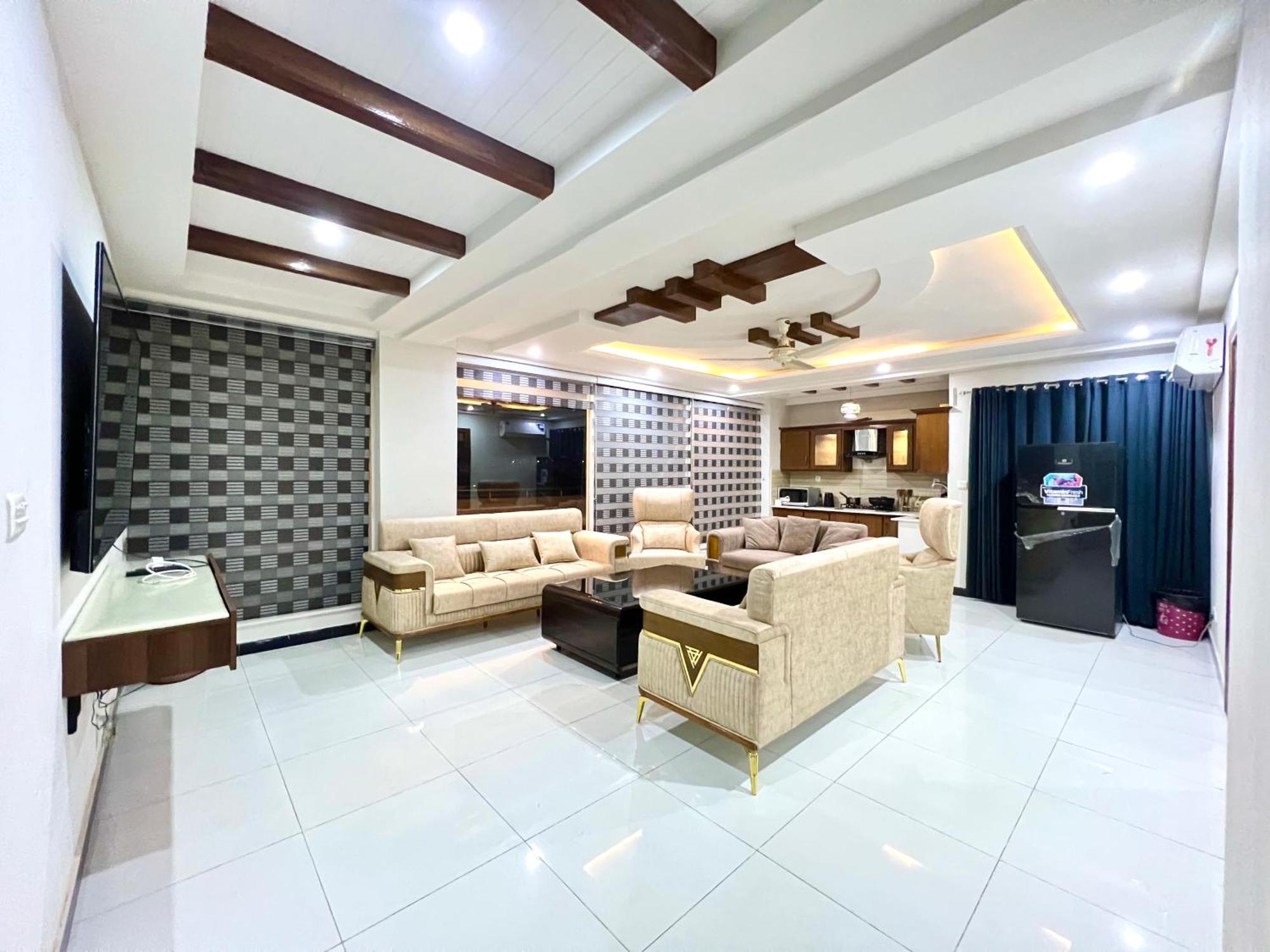 Penthouse 3Bedrooms - Luxury Apartment Hotel Исламабад Екстериор снимка