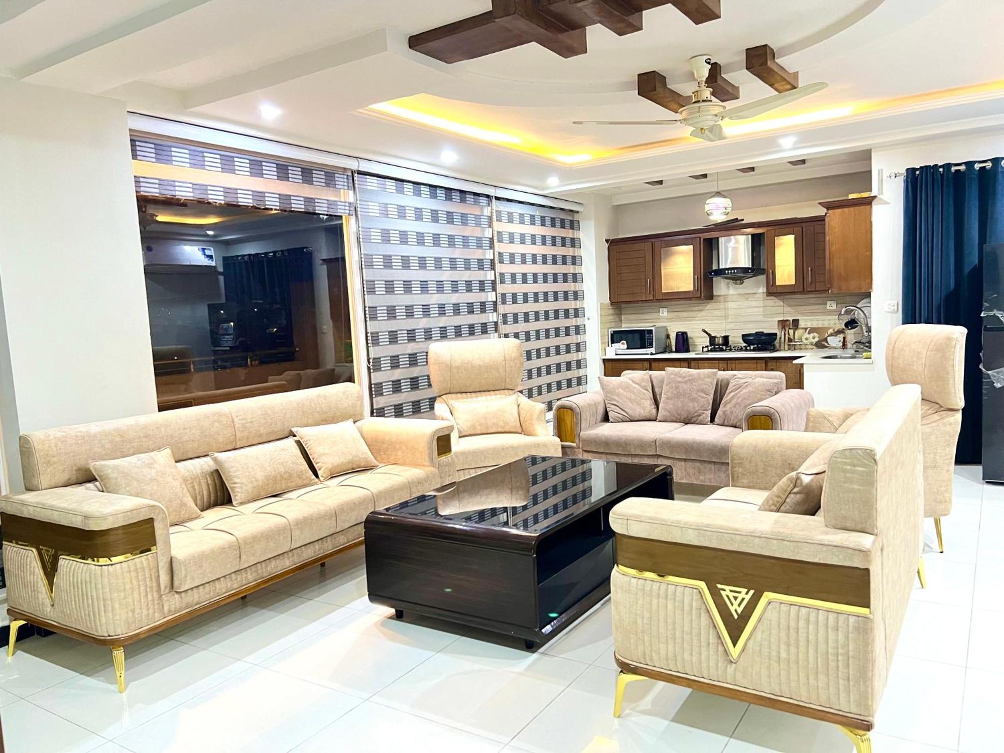 Penthouse 3Bedrooms - Luxury Apartment Hotel Исламабад Екстериор снимка